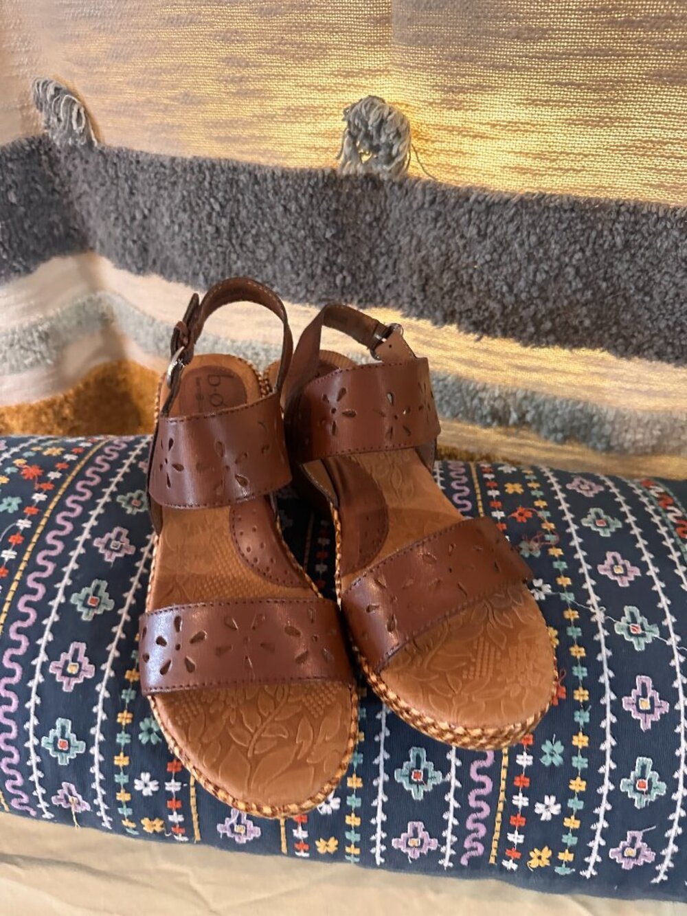 boc Born Concept Wedge Heels Tan Weave Buckle Sling Back Sandals - Size 9/40.5